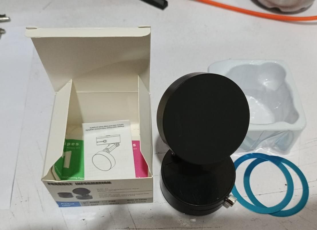 Vacuum-Lock Magnetic Phone Holder – 360° Strong Grip for Any Surface